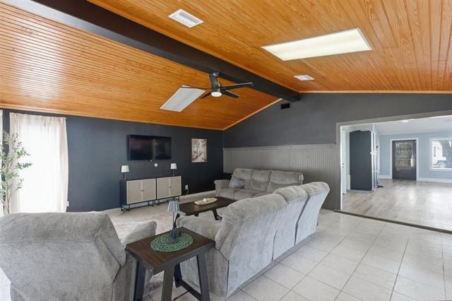 2012 JENNIFER Lane, Sulphur, LA 70665