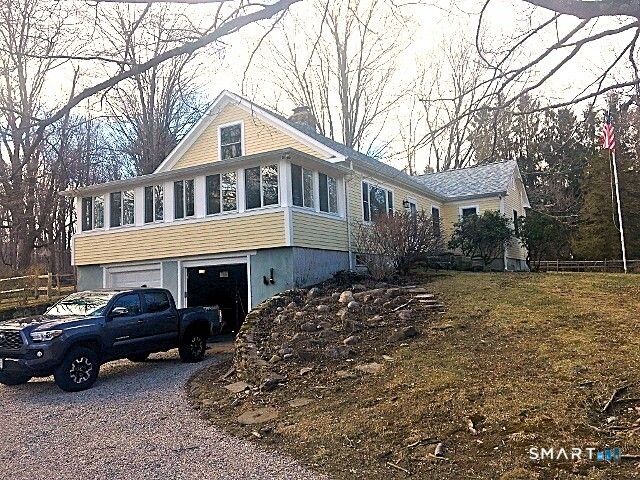 14 Apple Tree Lane, Woodbridge, CT 06525