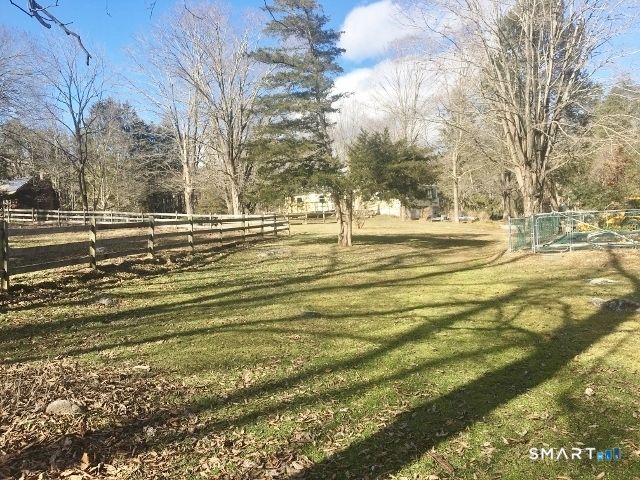 14 Apple Tree Lane, Woodbridge, CT 06525