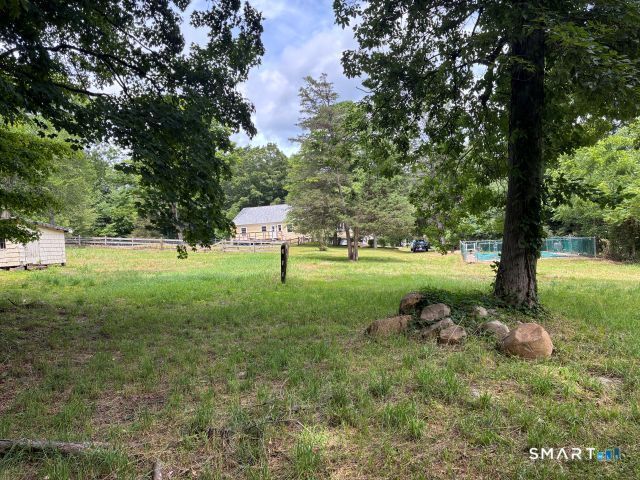 14 Apple Tree Lane, Woodbridge, CT 06525