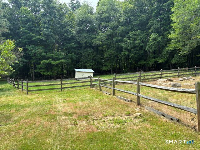 14 Apple Tree Lane, Woodbridge, CT 06525