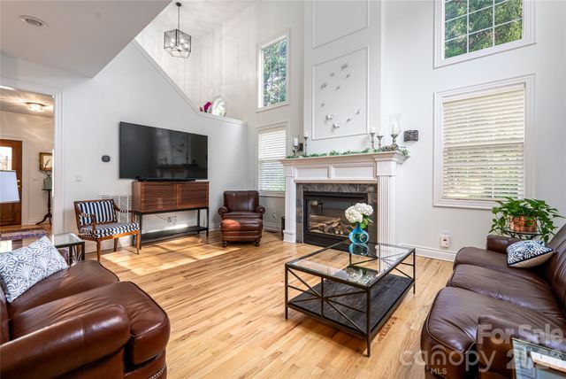305 Woodview Court, Fletcher, NC 28732