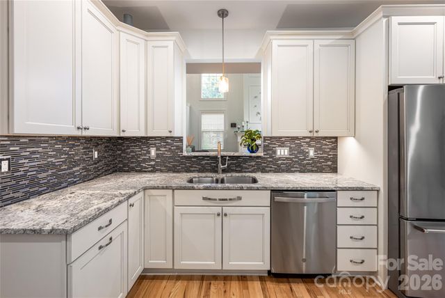 305 Woodview Court, Fletcher, NC 28732