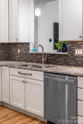 305 Woodview Court, Fletcher, NC 28732