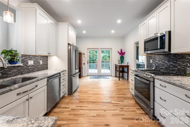 305 Woodview Court, Fletcher, NC 28732