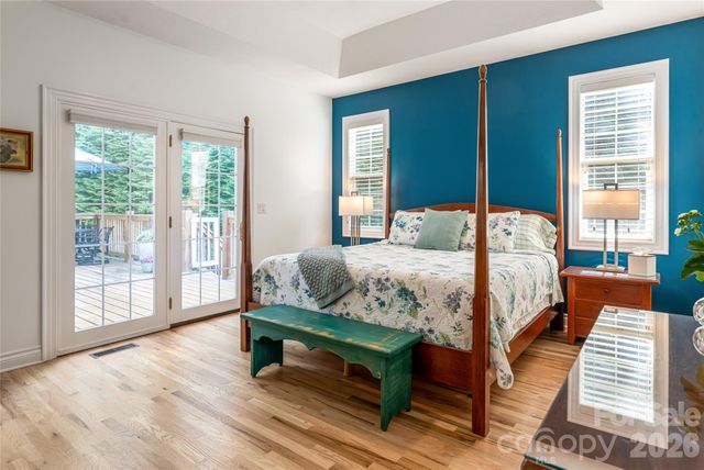 305 Woodview Court, Fletcher, NC 28732