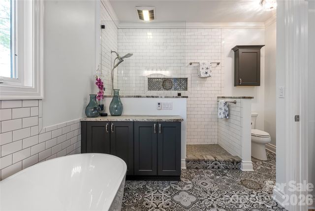 305 Woodview Court, Fletcher, NC 28732