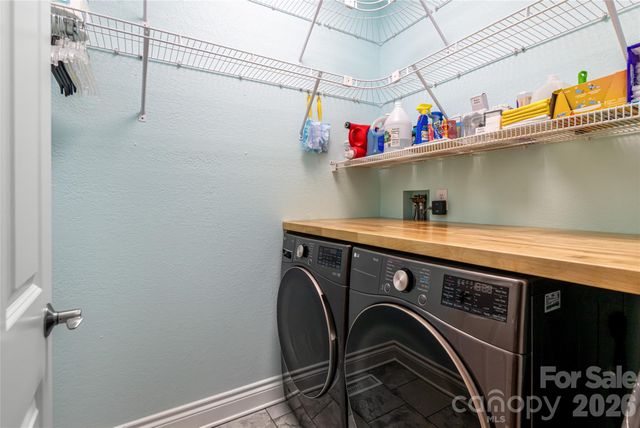 305 Woodview Court, Fletcher, NC 28732