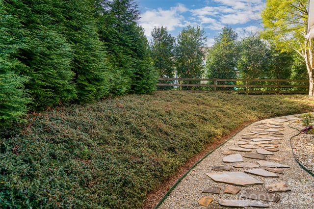 305 Woodview Court, Fletcher, NC 28732