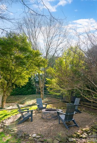 305 Woodview Court, Fletcher, NC 28732
