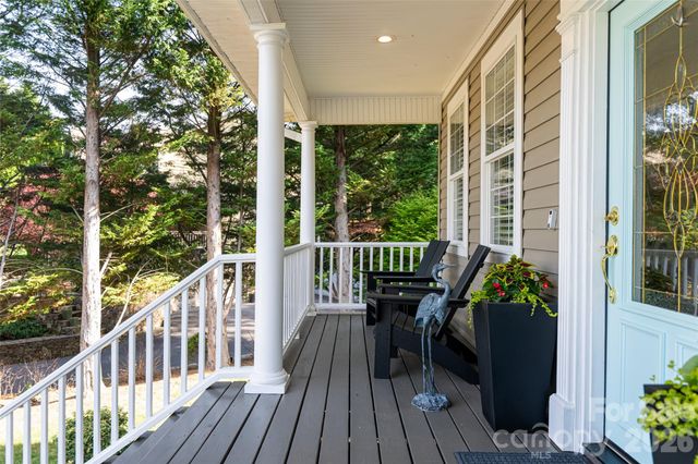 305 Woodview Court, Fletcher, NC 28732