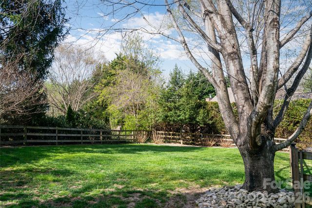 305 Woodview Court, Fletcher, NC 28732