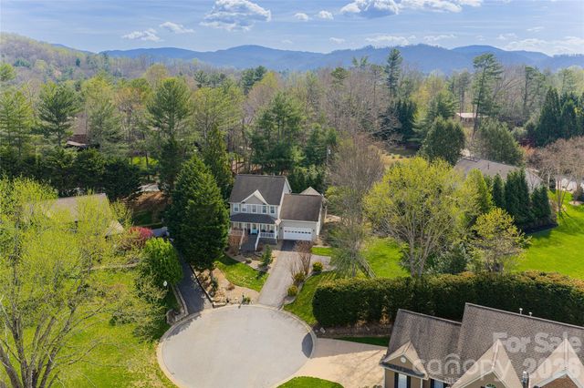 305 Woodview Court, Fletcher, NC 28732