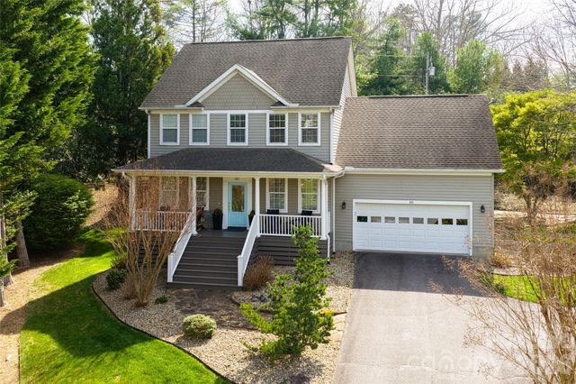 305 Woodview Court, Fletcher, NC 28732