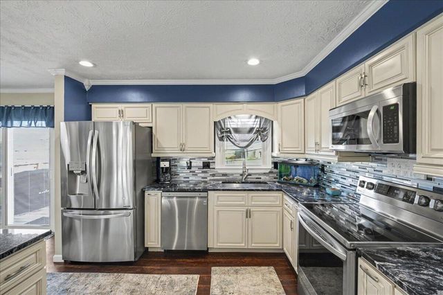 228 Holiday Road, Winchester, KY 40391