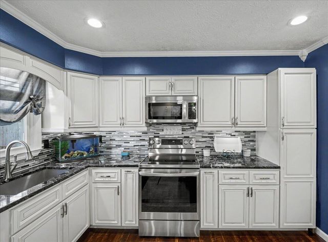 228 Holiday Road, Winchester, KY 40391