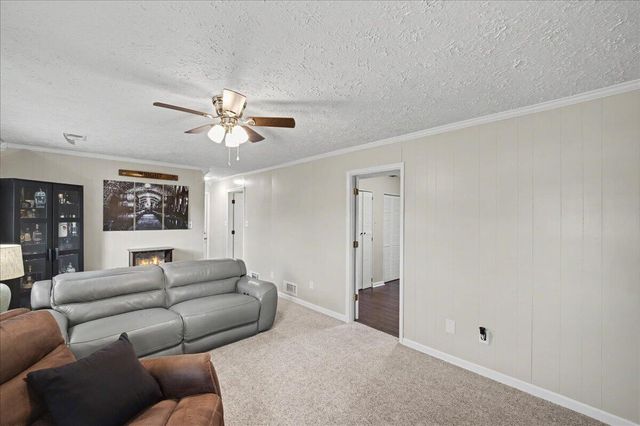 228 Holiday Road, Winchester, KY 40391