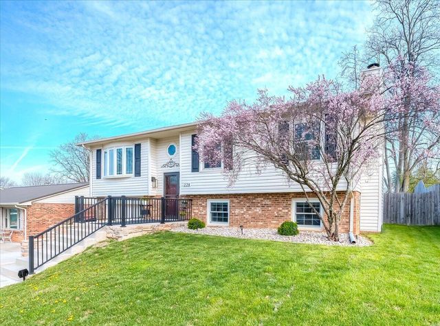 228 Holiday Road, Winchester, KY 40391