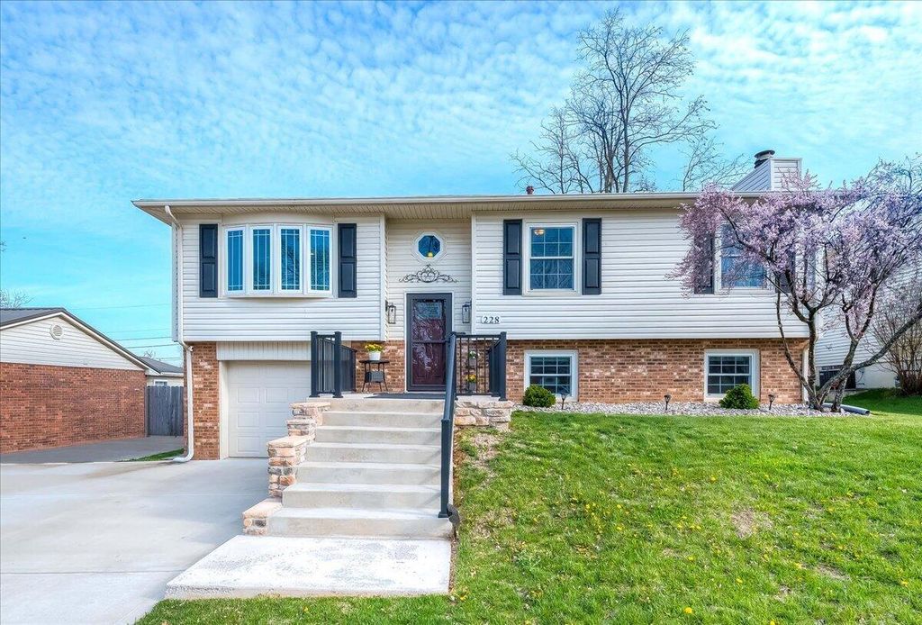 228 Holiday Road, Winchester, KY 40391