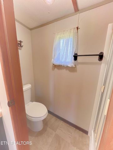 2078 Lone Mountain Rd, Tazewell, TN 37879