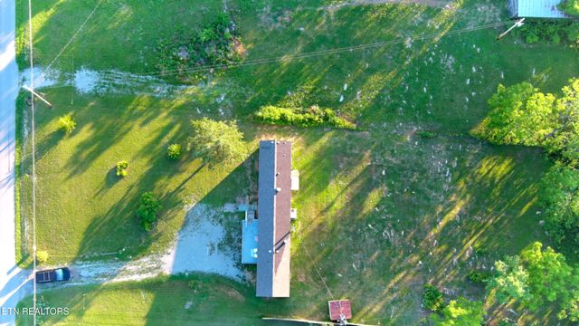 2078 Lone Mountain Rd, Tazewell, TN 37879