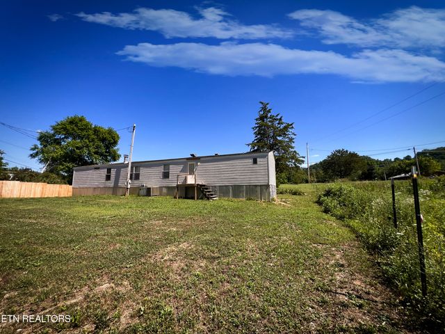2078 Lone Mountain Rd, Tazewell, TN 37879