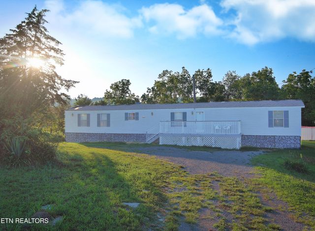 2078 Lone Mountain Rd, Tazewell, TN 37879