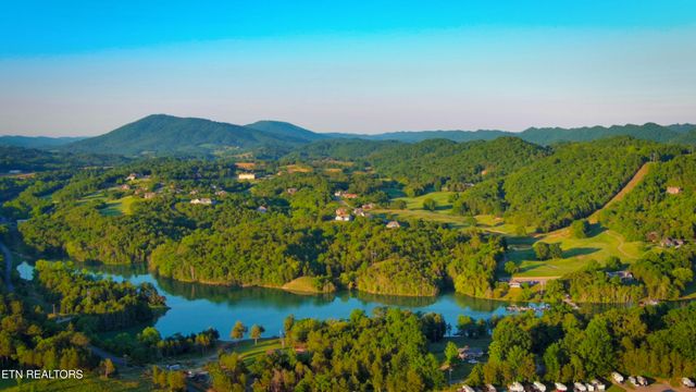 2078 Lone Mountain Rd, Tazewell, TN 37879