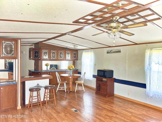 2078 Lone Mountain Rd, Tazewell, TN 37879