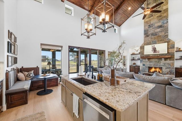 570 S Point Court, Aledo, TX 76008