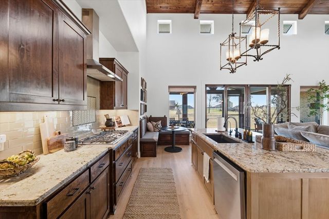 570 S Point Court, Aledo, TX 76008