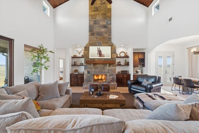 570 S Point Court, Aledo, TX 76008