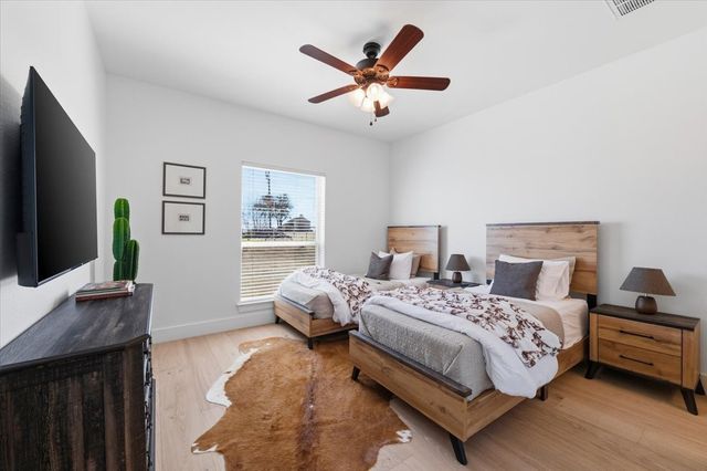 570 S Point Court, Aledo, TX 76008