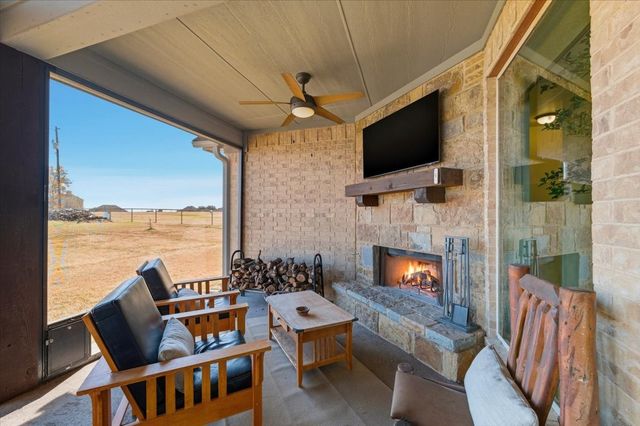 570 S Point Court, Aledo, TX 76008