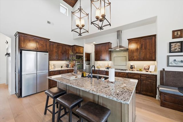 570 S Point Court, Aledo, TX 76008