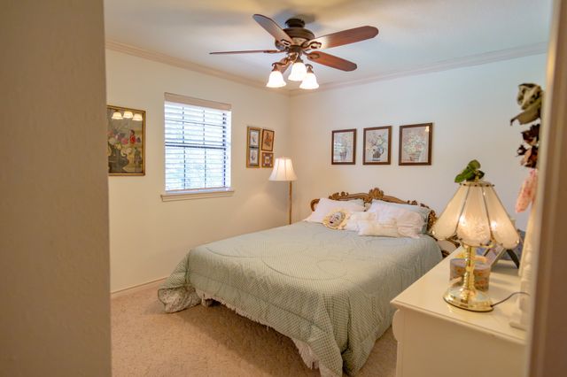 408 Rainey Street, Bonham, TX 75418