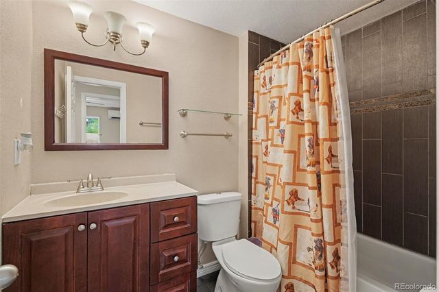 1032 S Ventura Way, Aurora, CO 80017