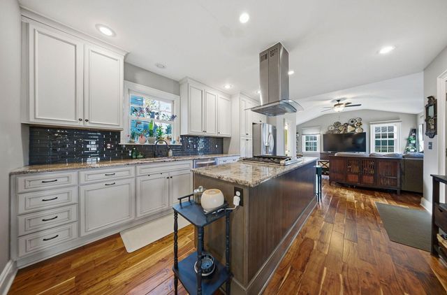 125 S Stanwood Road, Columbus, OH 43209