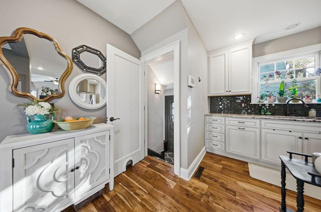 125 S Stanwood Road, Columbus, OH 43209