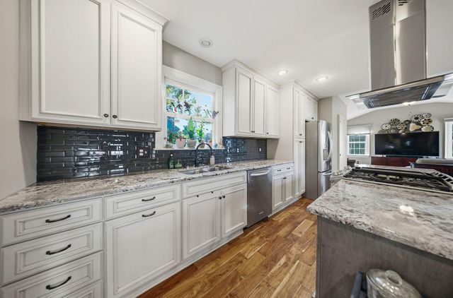 125 S Stanwood Road, Columbus, OH 43209