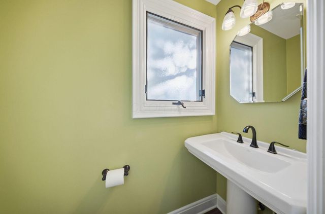 125 S Stanwood Road, Columbus, OH 43209