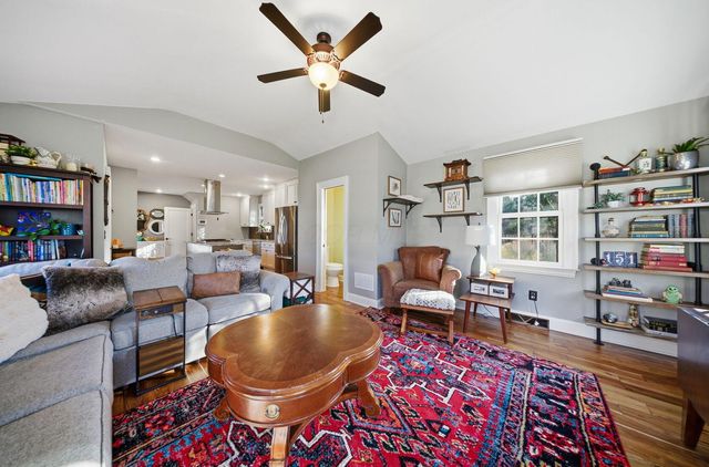 125 S Stanwood Road, Columbus, OH 43209