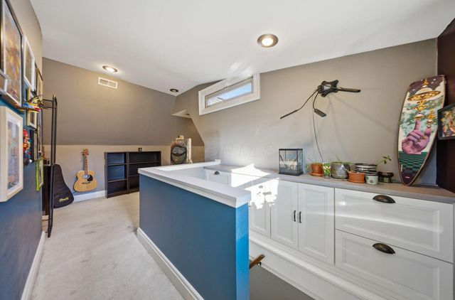 125 S Stanwood Road, Columbus, OH 43209