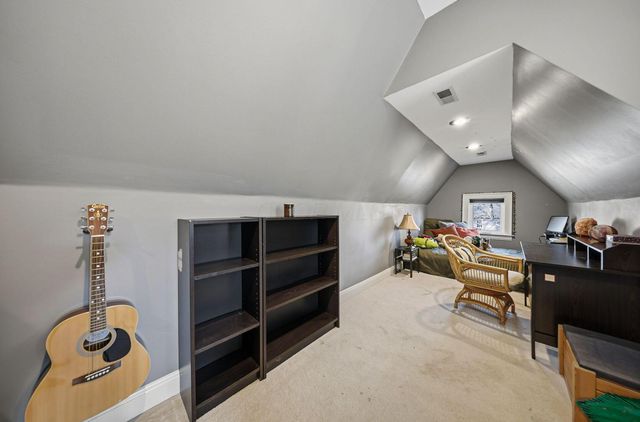 125 S Stanwood Road, Columbus, OH 43209