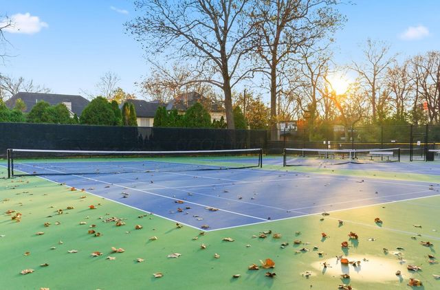 125 S Stanwood Road, Columbus, OH 43209