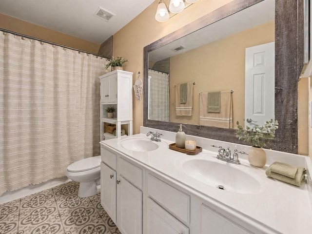 6810 Topsfield Point Drive, Humble, TX 77346