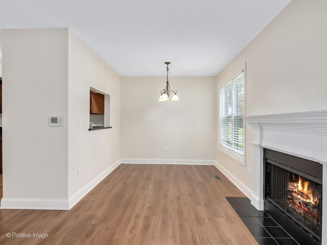 43 Foxcroft Road 135, Naperville, IL 60565