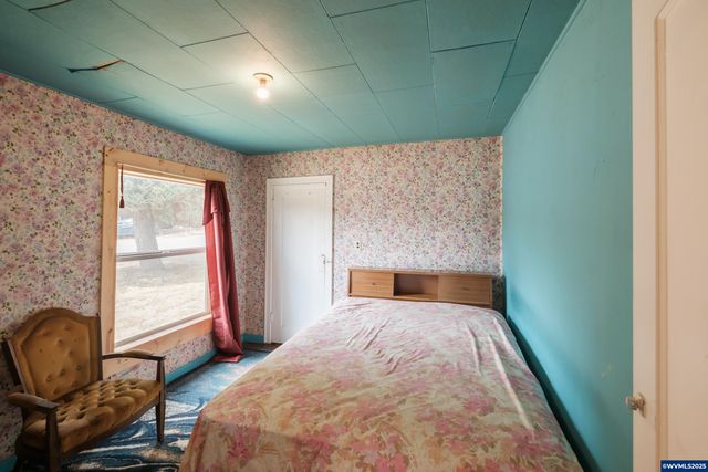 554 Mitchell St, Falls City, OR 97344