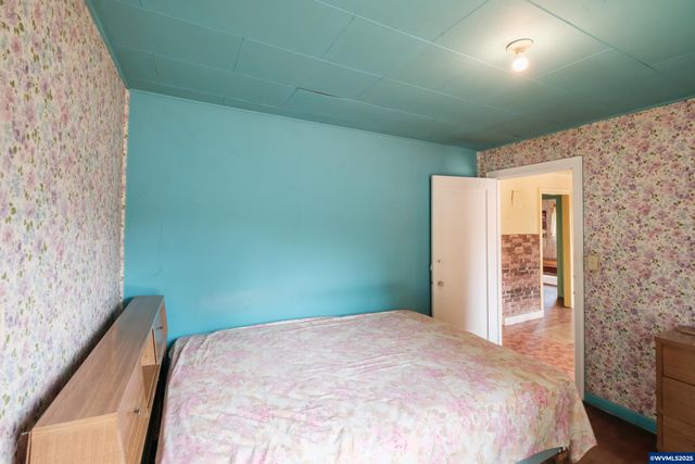 554 Mitchell St, Falls City, OR 97344