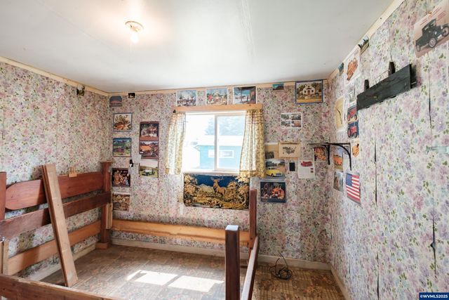 554 Mitchell St, Falls City, OR 97344